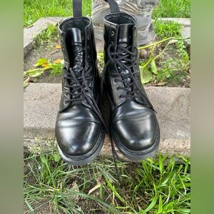Dr Martens 1460 Mono boots